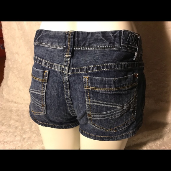 Shorts - Picture 4 of 4